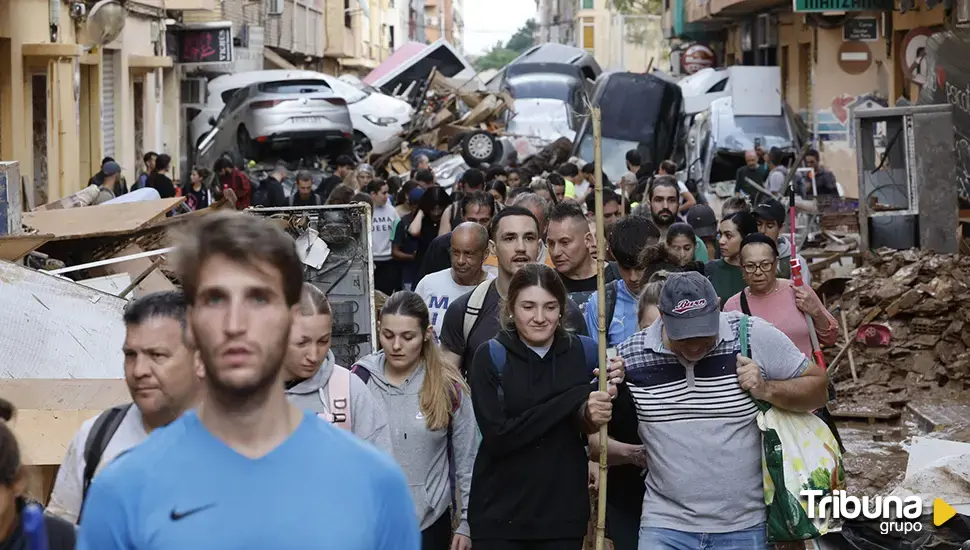 Desplegados 4.473 guardias civiles y policías en las zonas afectadas de Valencia y se restringe la movilidad