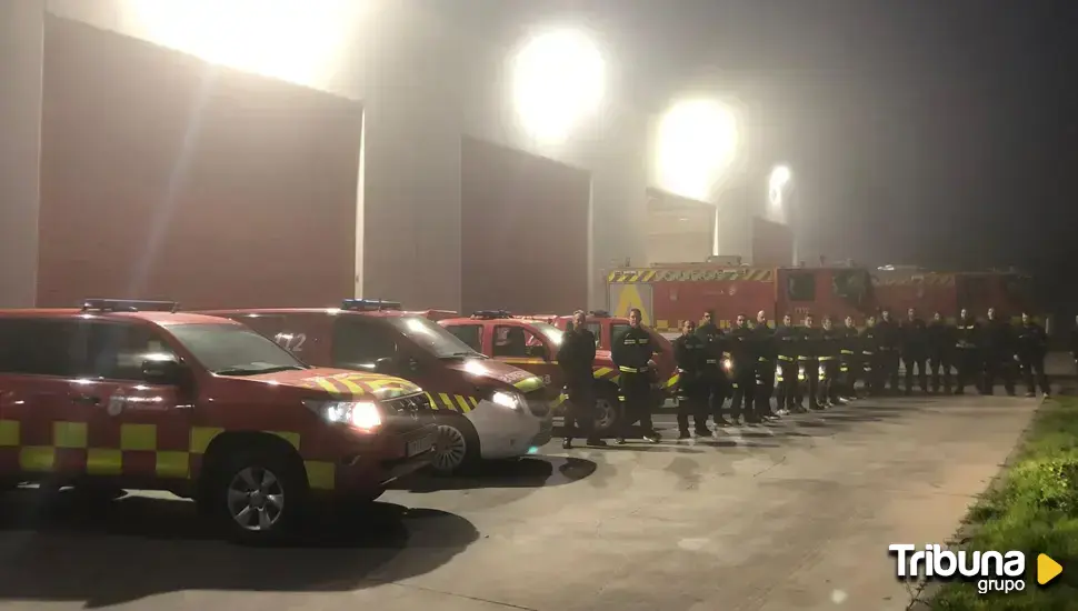 Seis dotaciones de bomberos de la provincia de Salamanca con 17 efectivos parten hacia Valencia 