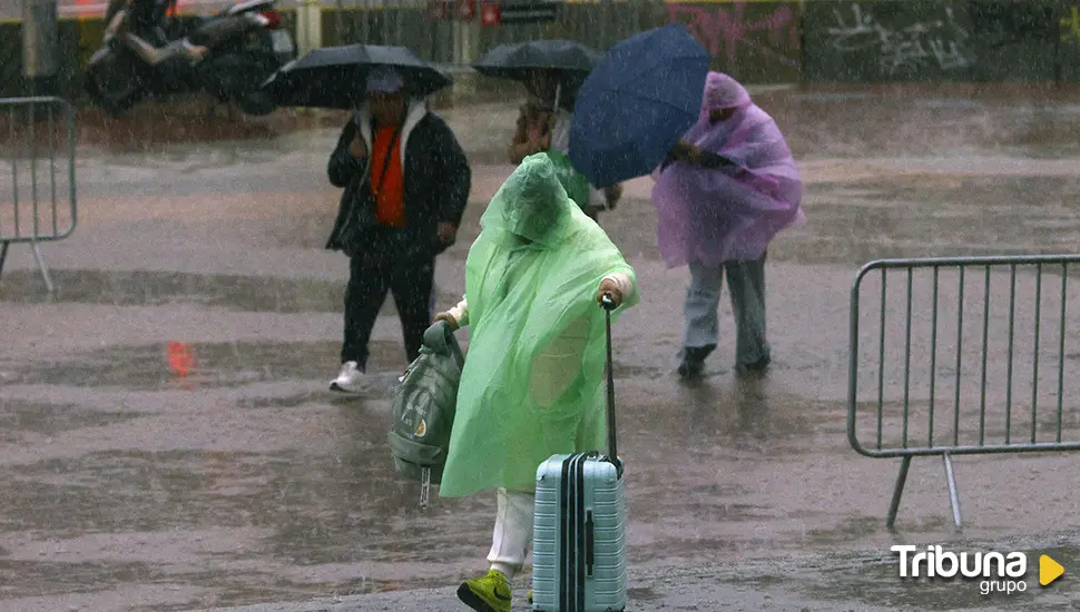 La DANA ya arrasa en Cataluña: suspendido el tráfico ferroviario e inundado el aeropuerto de El Prat 