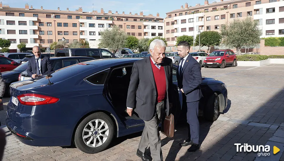 Felipe González, sobre las primarias en Castilla y León: "Tudanca tiene razón" 