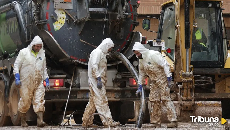 El cumpleaños de un salmantino limpiando alcantarillas en la zona cero de la DANA