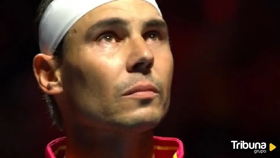 Rafa Nadal no puede contener la emoción y rompe en lágrimas durante el himno nacional