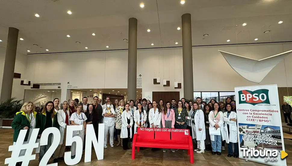 Banco Rojo contra la violencia de género en el Hospital de Salamanca: 'No hagas trato con el maltrato' 