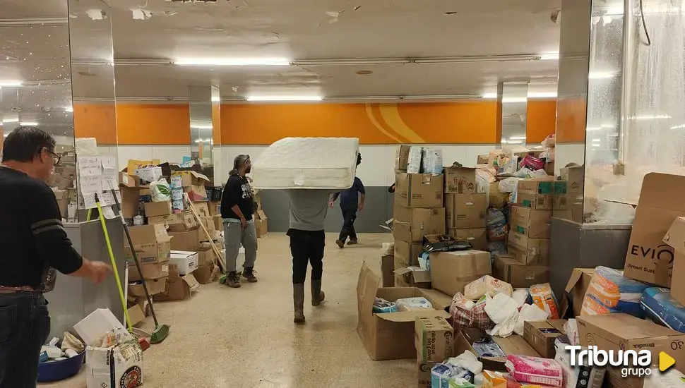 Dos furgonetas y un camión cargados de ayuda solidaria viajan desde Salamanca a Alfafar 