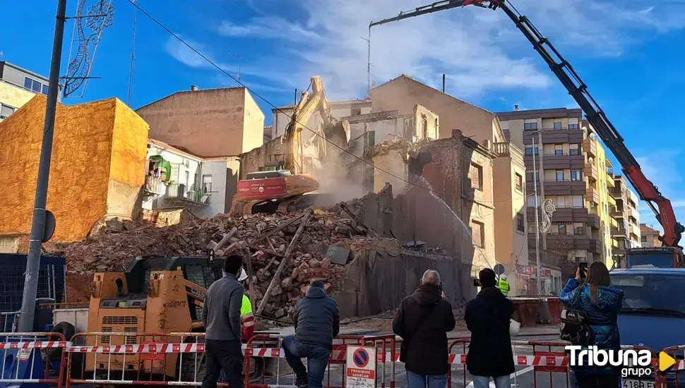 El 'palacete' de la avenida de Italia ya es historia tras su demolición