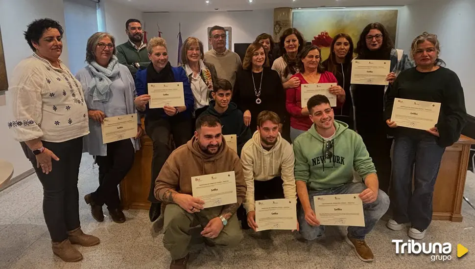 Peñaranda despide a los alumnos de pintura tras nueve meses de trabajo en el municipio