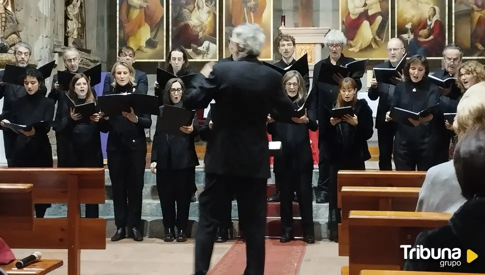 Peñaranda estrena su programa cultural navideño con un emotivo concierto del Coro de Cámara de la USAL