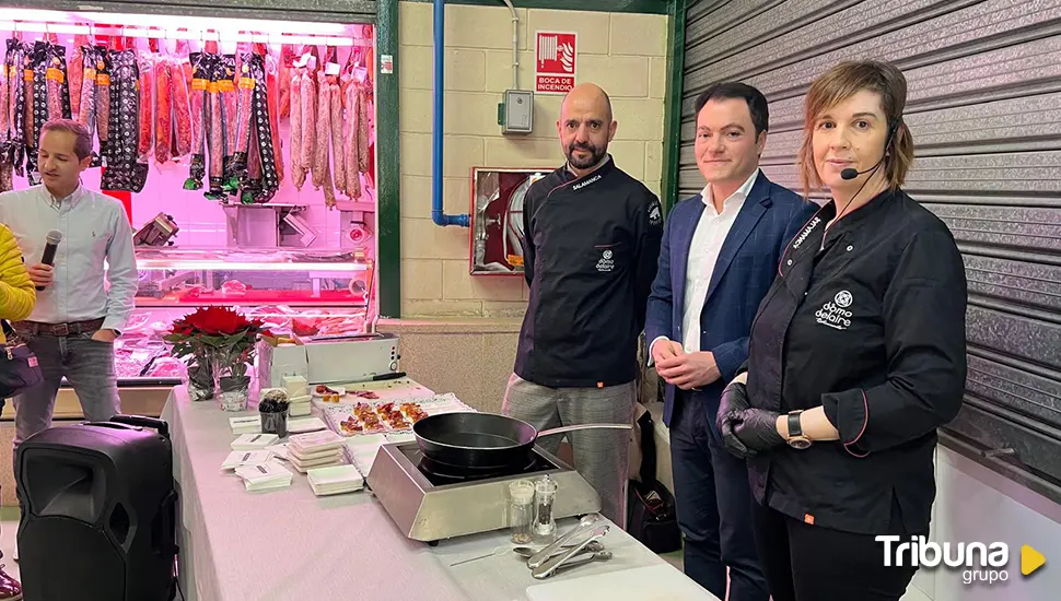 Degustación de productos típicos y reparto de mil bonos más entre los clientes del Mercado de San Bernardo