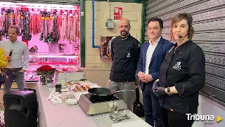 Degustación de productos típicos y reparto de mil bonos más entre los clientes del Mercado de San Bernardo