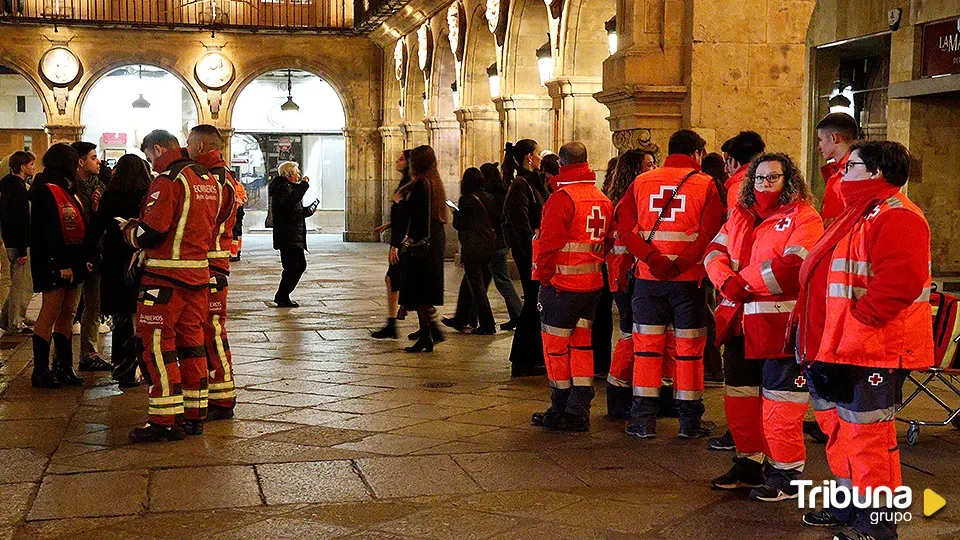 Traumatismos, intoxicaciones y tres traslados al hospital en el Fin de Año Universitario en la Plaza