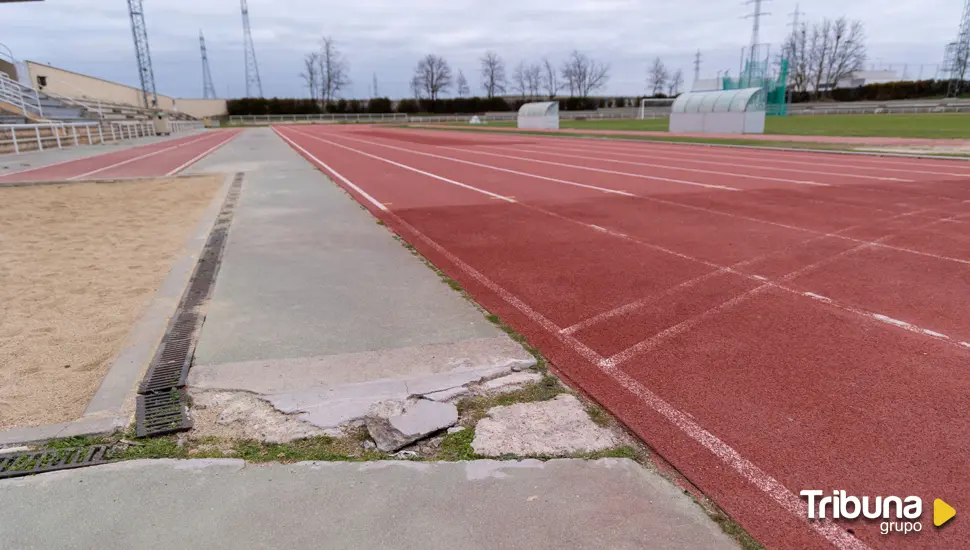 El PSOE de Salamanca denuncia el estado actual de las pistas de atletismo de El Helmántico