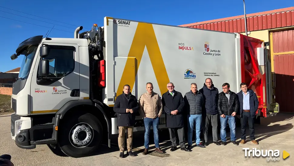 La Mancomunidad Tierras del Tormes estrena un nuevo camión para la recogida de residuos urbanos