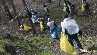  Más de 700 voluntarios recogen 6.000 kilos de basuraleza en 48 espacios naturales de Castilla y León