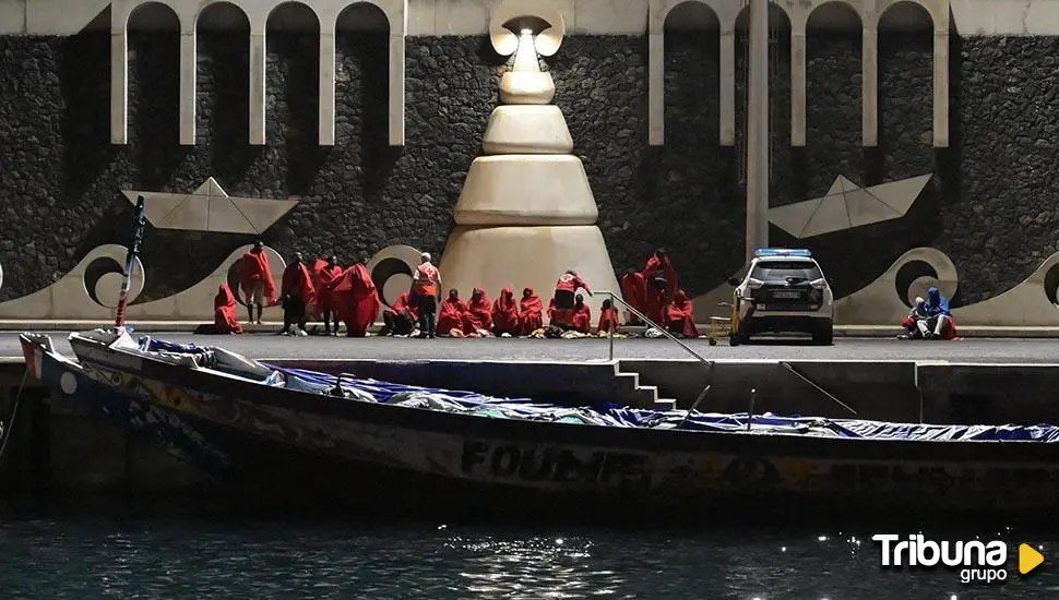 Llegan cuatro cayucos a diferentes islas de Canarias con 287 personas a bordo