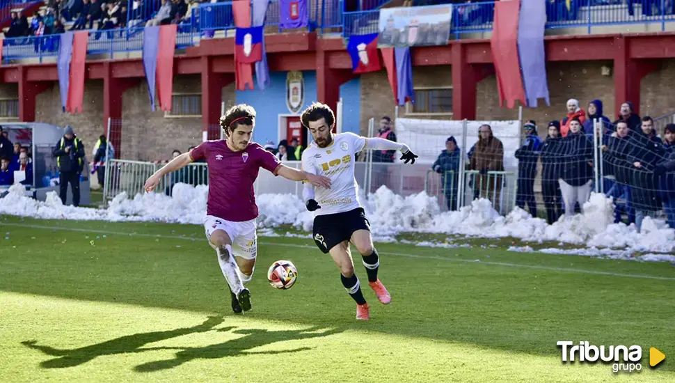 Javi Navas y Caramelo dejan huella en Ávila y mantienen vivo el sueño del Salamanca CF 