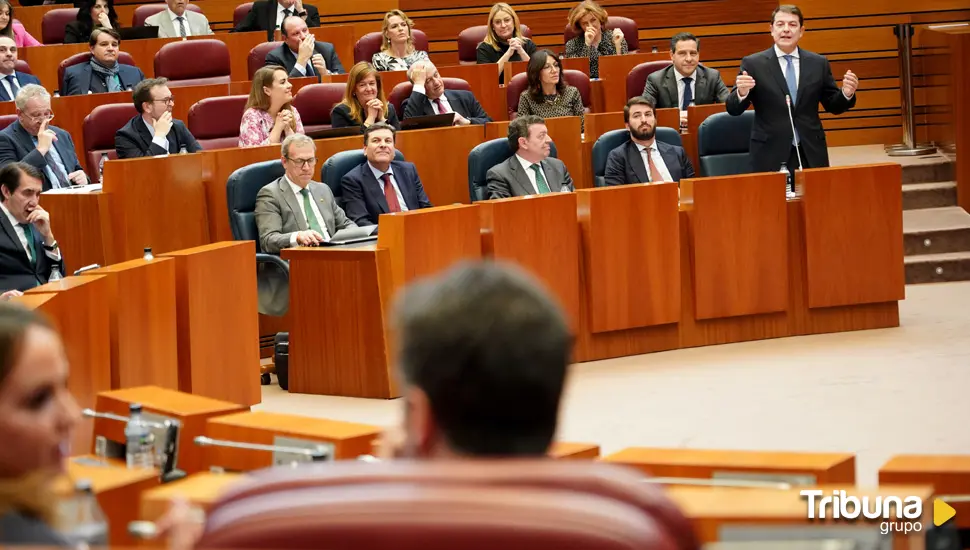 Reproches cruzados entre Mañueco y Tudanca que cuestionan sus liderazgos