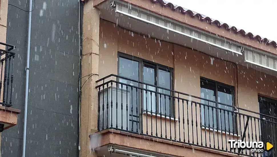 La nieve asoma en Salamanca para despedir la Semana Santa