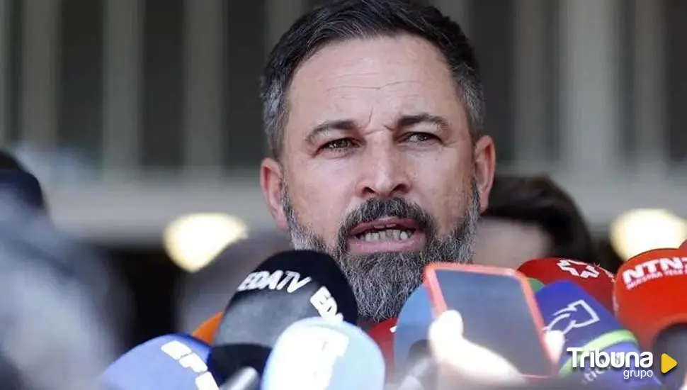 Abascal mantiene su posición y propondrá a la cúpula de Vox romper con el PP 