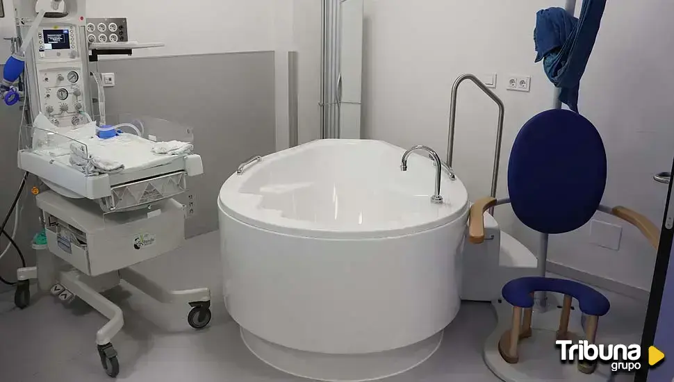 El Hospital estrena la bañera de partos para aliviar el dolor: "Satisfacción plena" 