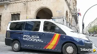 Detenido en Salamanca tras intentar robar un coche que su propietario iba a meter en el garaje