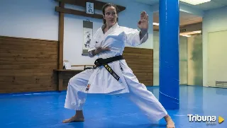 La karateca que enseña a dar una patada a la violencia de género 