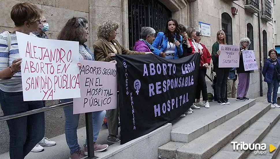 Un año de la ley del aborto: pendiente el registro de objetores y poner freno al acoso en las clínicas 