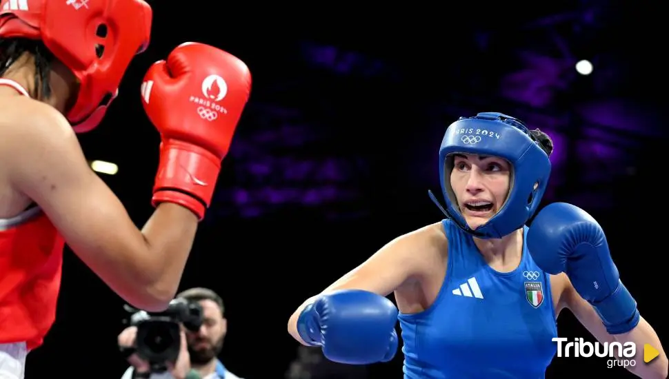 Una boxeadora italiana abandona su pelea por las dudas sobre el género de su rival