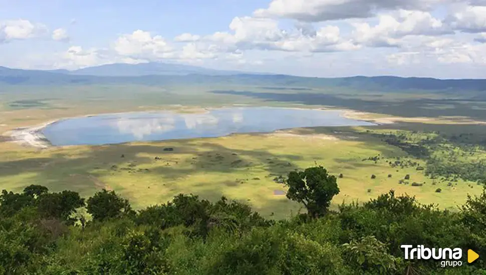 Dos turistas vascas fallecen en Tanzania tras volcar y caer de 600 metros de altura 