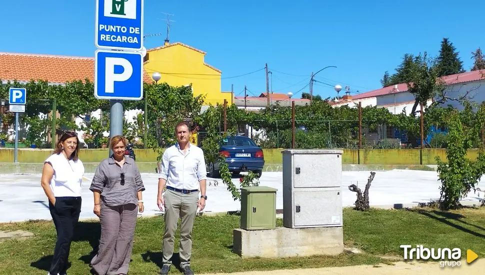 Aldeatejada habilita el antiguo frontón como zona de aparcamiento y futura estación de carga de coches eléctricos