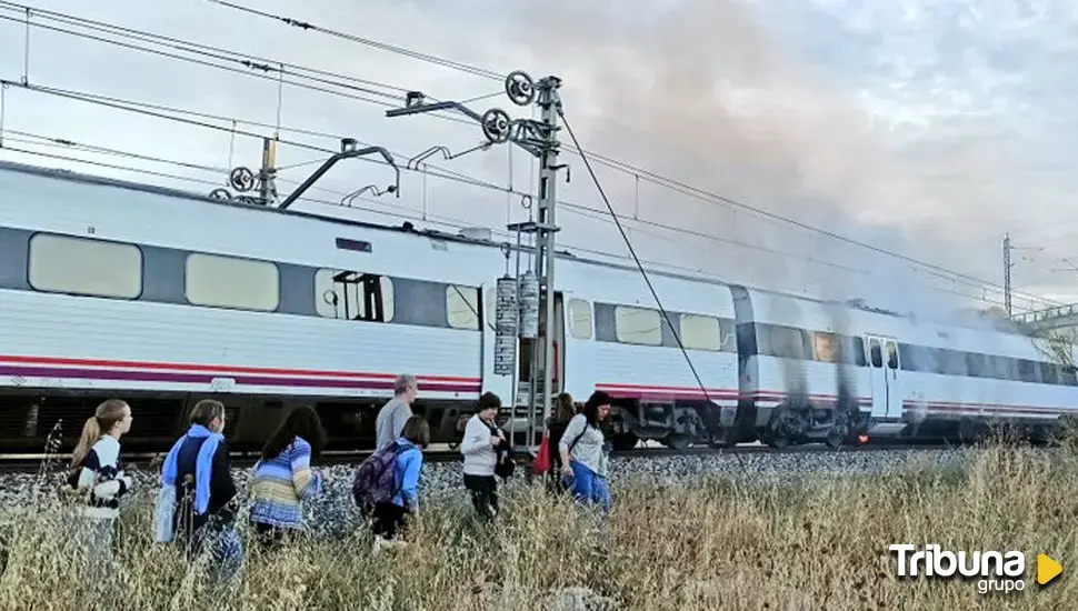 Incidente ferroviario entre Valladolid y Salamanca: desalojan el vagón de un tren por la presencia de humo 