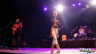 Salamanca sigue con ganas de música en la plaza de la Concordia para ver a Burnetti y 'la potra' Isabel Aaiún