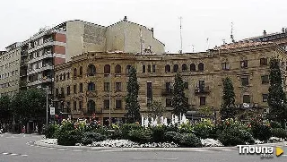 La fuente de la Puerta de Zamora, de verde por el Día Mundial del Alzheimer