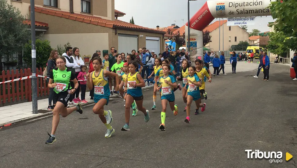 David Ruano y Sandra Domínguez se imponen en la 12+3 Carrera Urbana de Monterrubio de Armuña