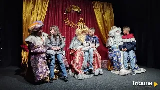 Los Reyes Magos visitan a los niños de Aldeatejada