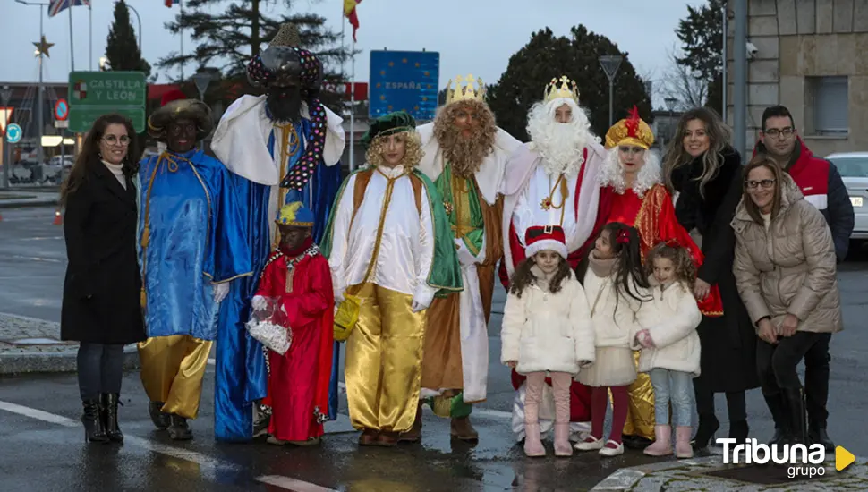 Una cabalgata única, los Reyes Magos cruzan desde Fuentes de Oñoro a Portugal