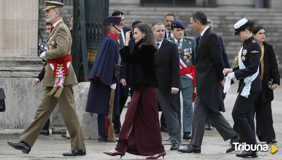 La princesa Leonor, con uniforme de la Armada, acompaña a los Reyes en la Pascua Militar