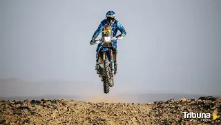 Santolino coge fuerza tras la jornada de descanso y entra en el 'top ten' del Dakar 