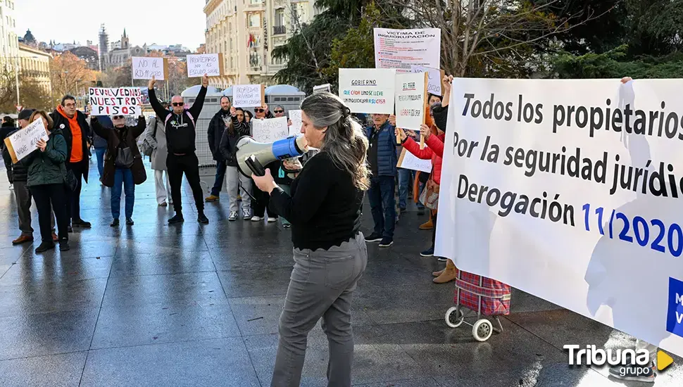 Ofensiva de PP y PSOE en materia de vivienda mientras los propietarios salen a la calle