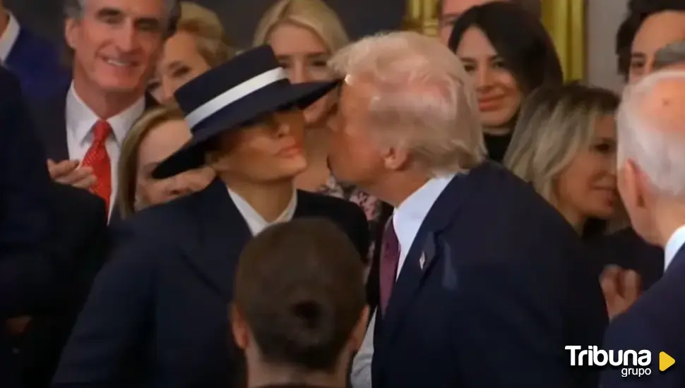 El sombrero 'antibesos' de Melania Trump se lleva todas las miradas 