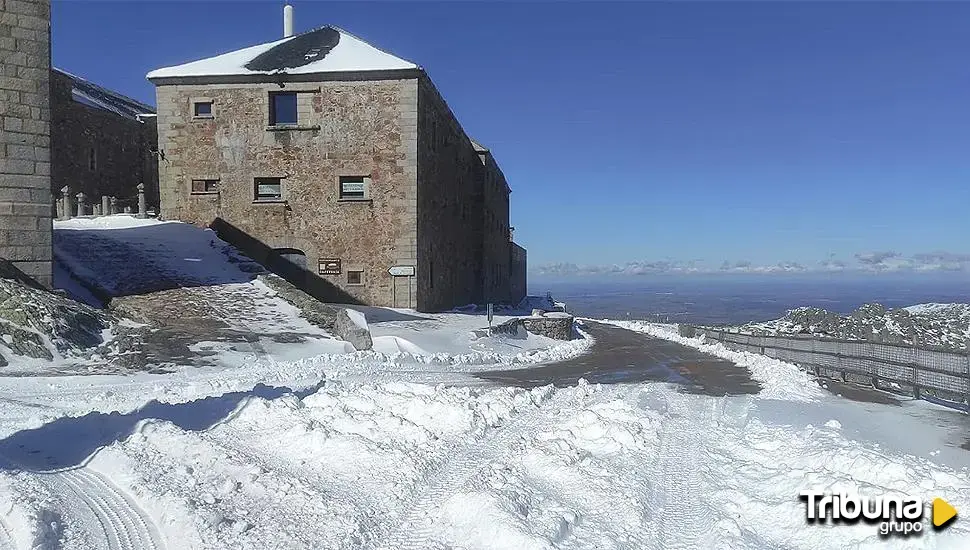 Cortada la subida a la Peña de Francia por la nieve