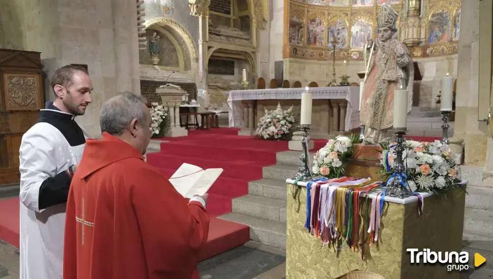 Las gargantillas de San Blas serán bendecidas en la Catedral Vieja 