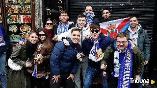 Aficionados de Unionistas y Ponferradina calientan bajo la lluvia desde horas antes del derbi