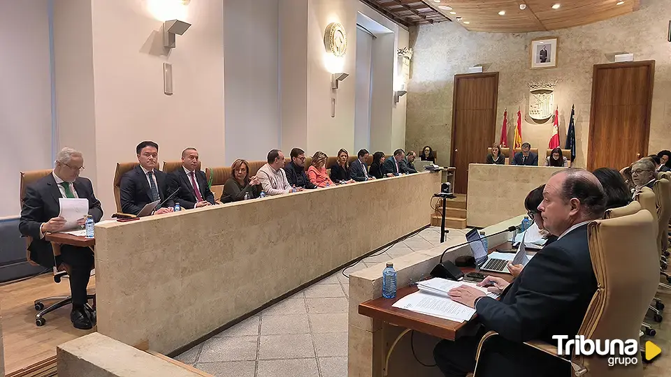 Aprobado el nuevo régimen provisional por 34.000 euros extra al mes para 'salvar' el servicio de piscinas