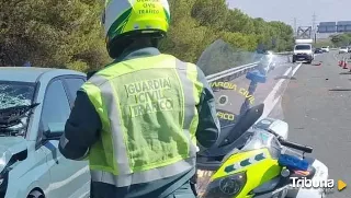 Dos fallecidas y dos heridas al caer su coche por un desnivel en Sevilla