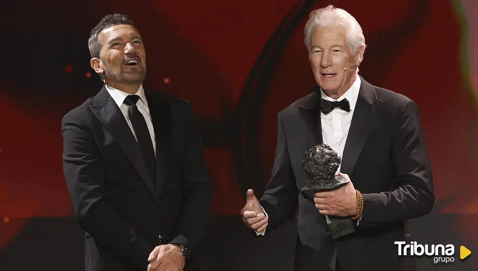 Richard Gere recoge el Goya Internacional acordándose de Trump al que califica como "matón"