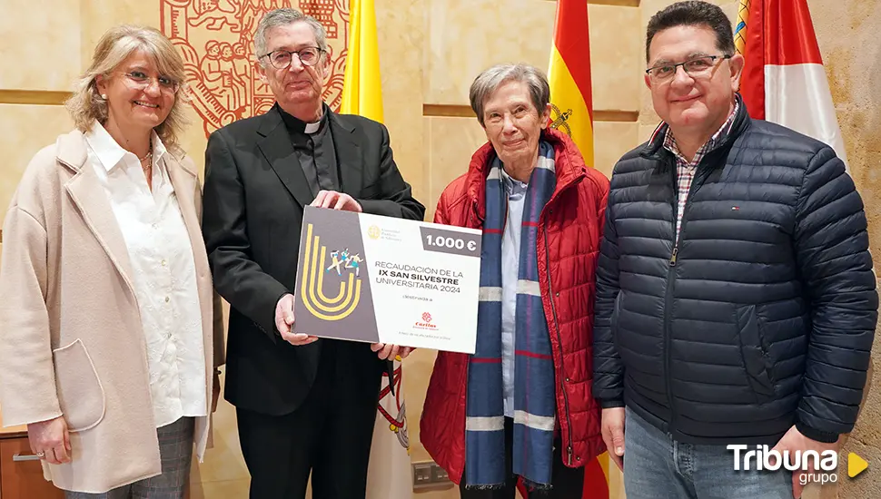 La IX San Silvestre Universitaria 2024 se salda con la entrega de 1.000 euros para los afectados por la DANA