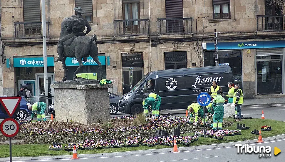 Salamanca se viste de primavera con 30.000 nuevas plantas de temporada