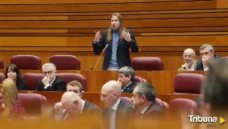 Cruce de reproches entre Mañueco y Pablo Fernández por los casos de acoso sexual en Podemos y Sumar