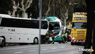 Más de 50 heridos en el choque entre dos autocares en la Diagonal de Barcelona 