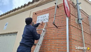 Carbajosa luce ya las placas con las nuevas nomenclaturas de las calles del municipio